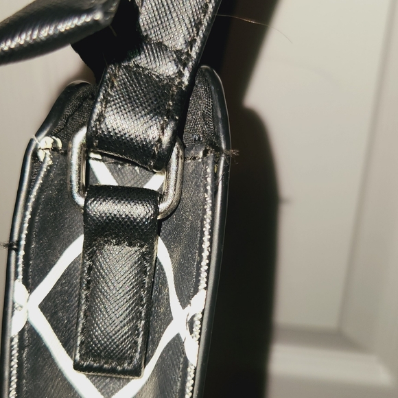 Kenneth Cole purse - Picture 8 of 11